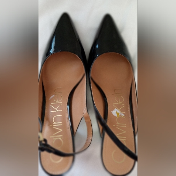 Shoes - Picture 4 of 5